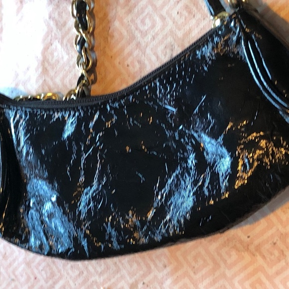 Sweet little vintage black clutch with detachable chain and flap lock - Picture 8 of 8